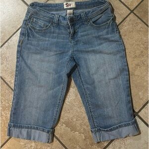 🍒5-$50 Women’s “So” Jean Capris Size 7